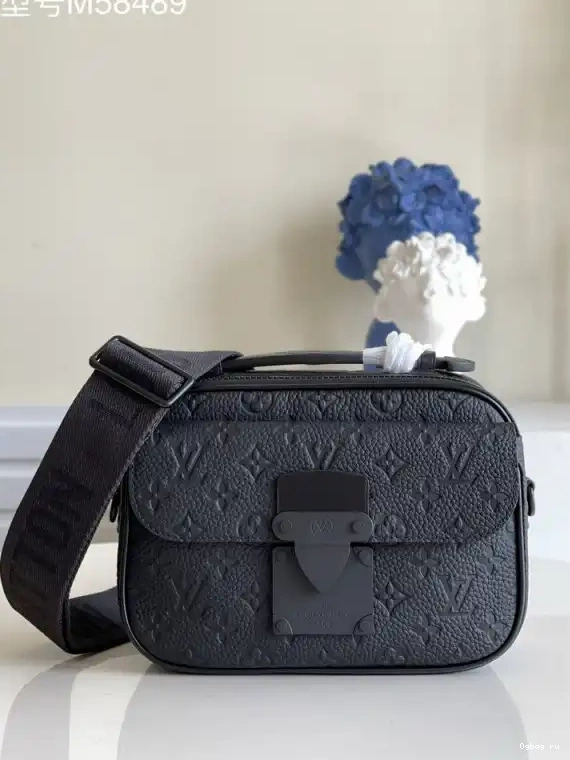 LOUIS S MESSENGER VUITTON LOCK 0605